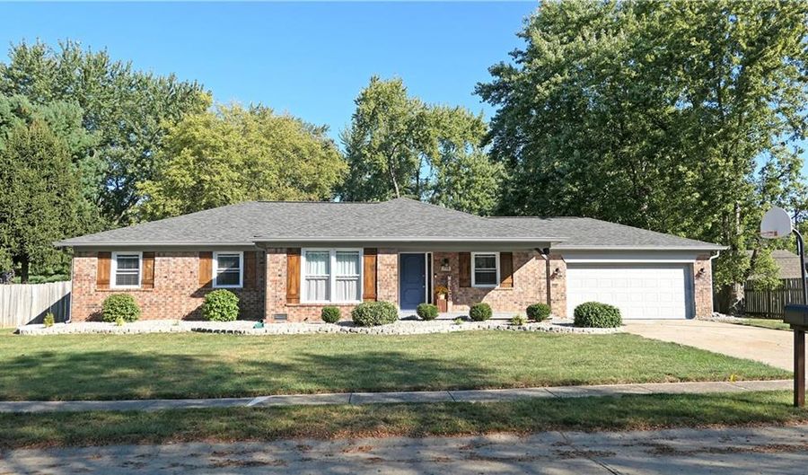 710 Queenswood Dr, Indianapolis, IN 46217 - 3 Beds, 2 Bath