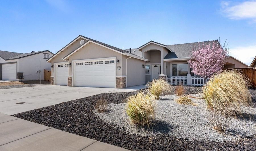 1129 Dixie Ln, Fernley, NV 89408 - 4 Beds, 3 Bath