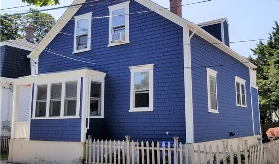 19 Stockholm St, Newport, RI 02840 - 3 Beds, 2 Bath
