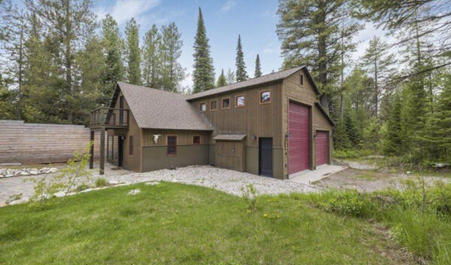 386 SPRUCE St, Alpine, WY 83128 - 2 Beds, 2 Bath