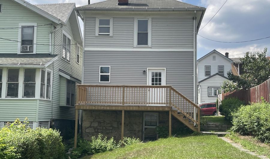 1511 20th Ave, Altoona, PA 16601 - 3 Beds, 1 Bath