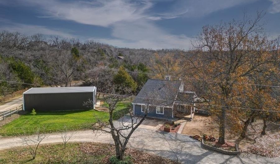 30117 Shady Oak Dr, Arkansas City, KS 67005 - 3 Beds, 2 Bath