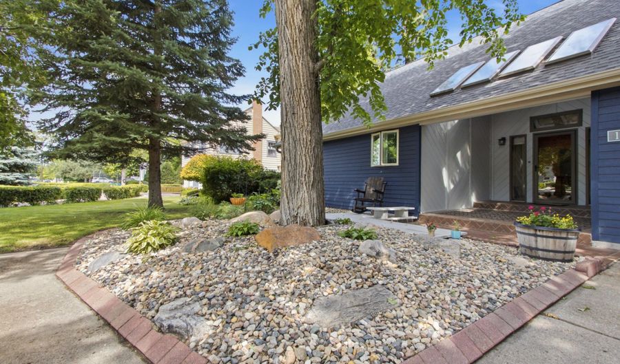 111 NE 15th Ave, Aberdeen, SD 57401 - 4 Beds, 3 Bath