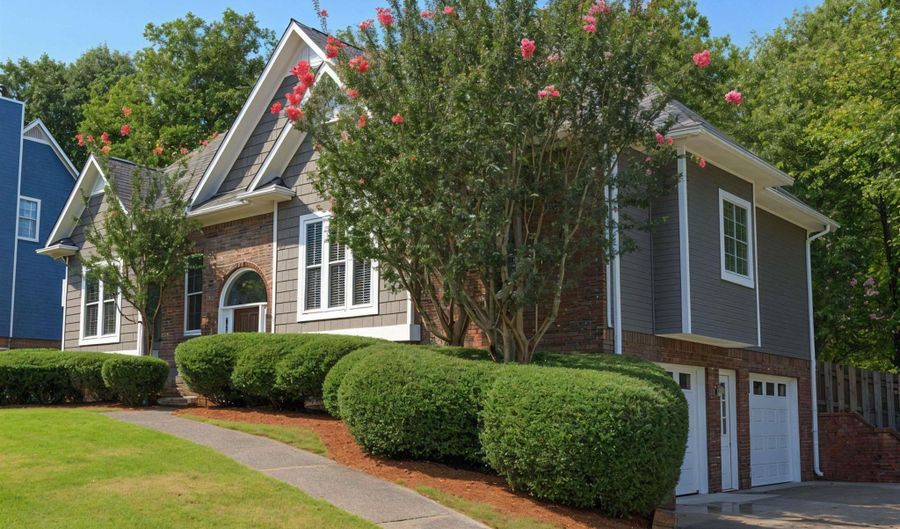 143 GRANDE CLUB Dr, Alabaster, AL 35114 - 3 Beds, 3 Bath