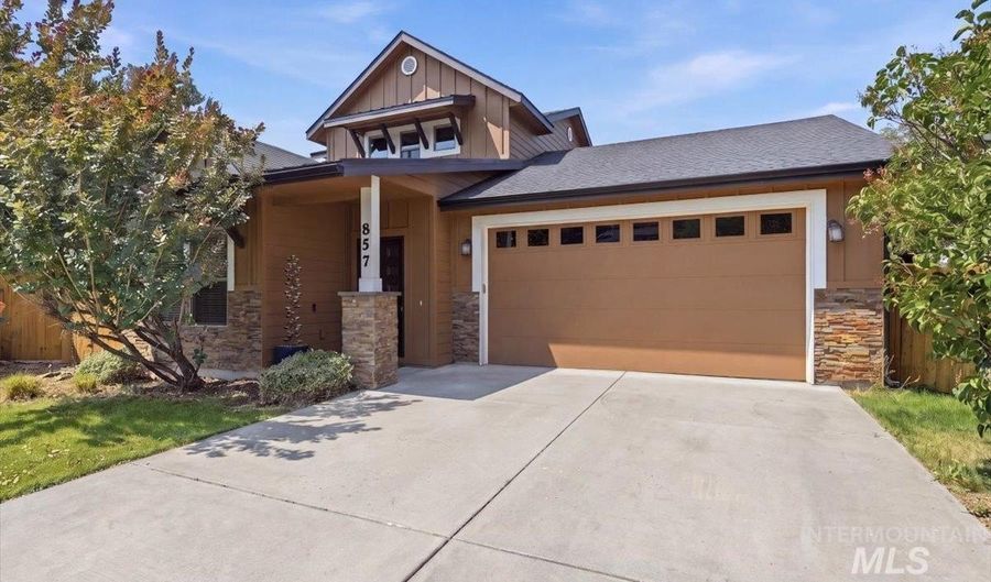 857 N River Path Ln, Boise, ID 83703 - 4 Beds, 3 Bath