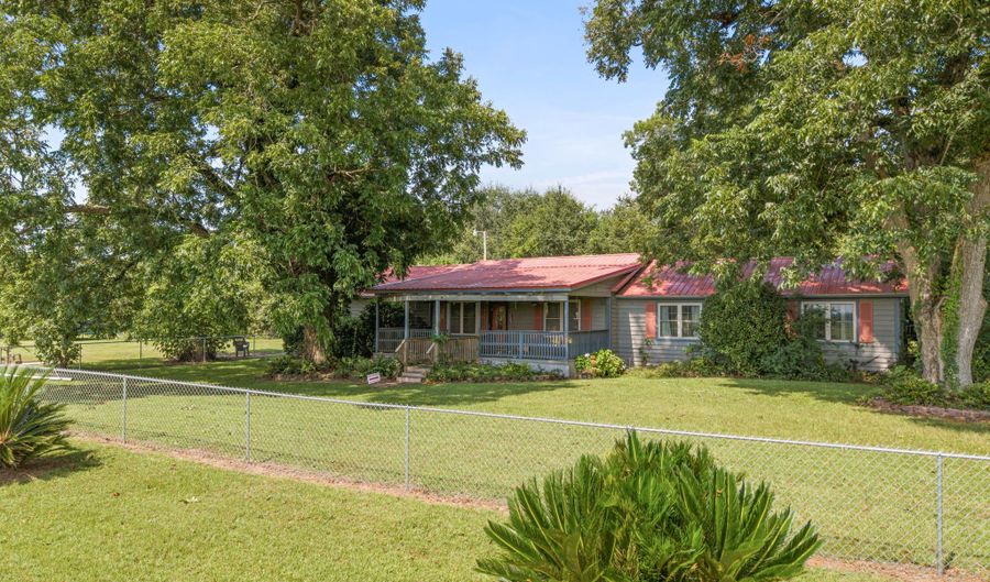5709 Grove Rd, Bascom, FL 32423 - 3 Beds, 2 Bath