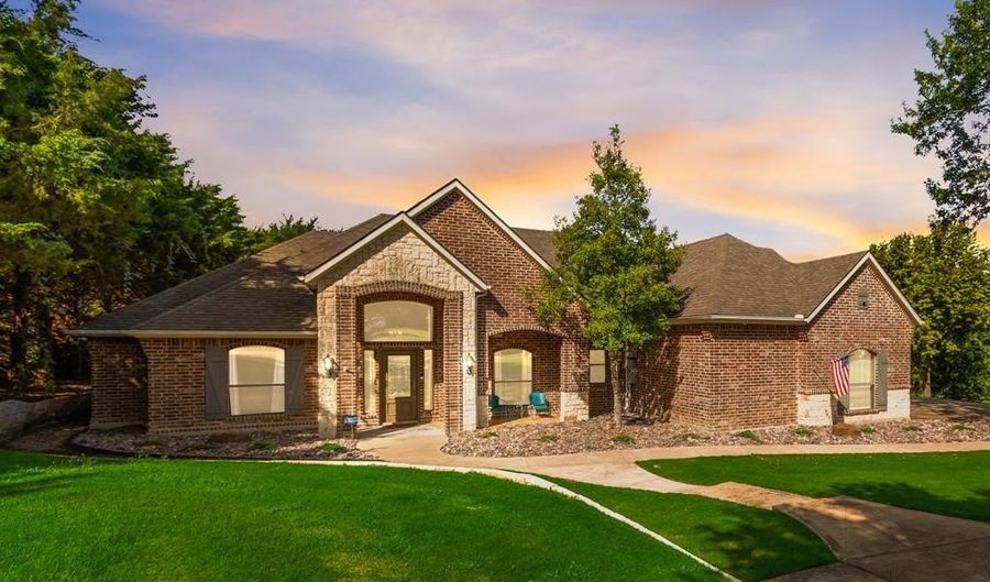 509 Twin View St, Heath, TX 75032 - 4 Beds, 4 Bath
