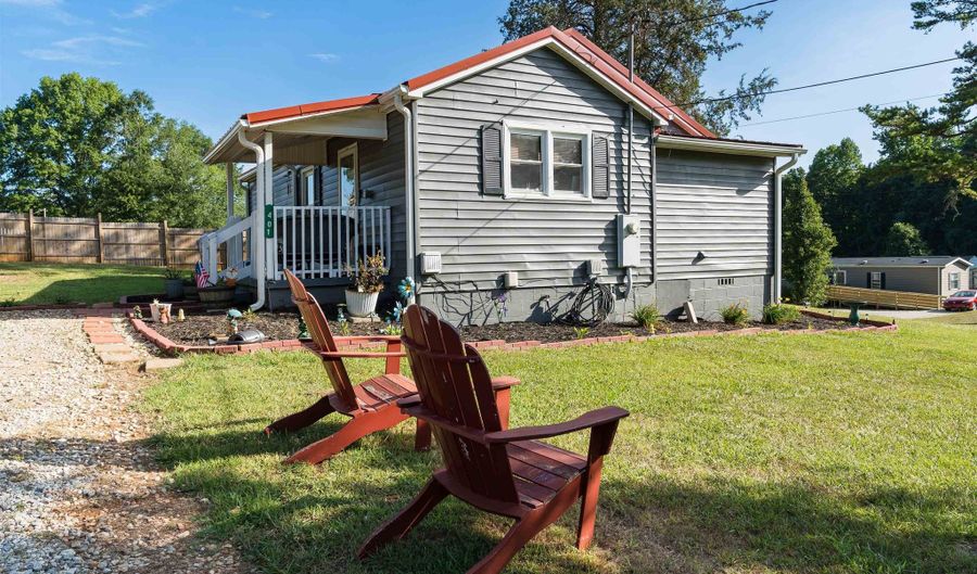 401 N Charleston St, Blacksburg, SC 29702 - 2 Beds, 2 Bath