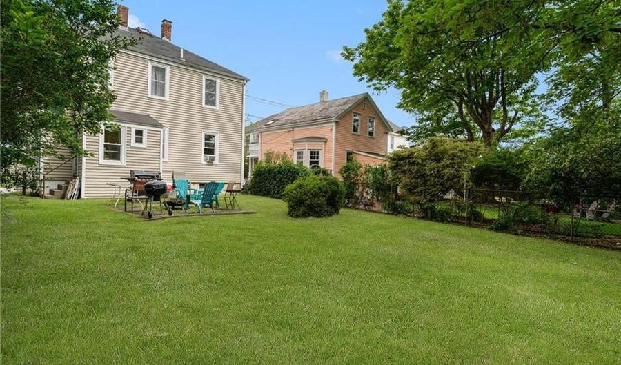 53 Warner St, Newport, RI 02840 - 4 Beds, 2 Bath