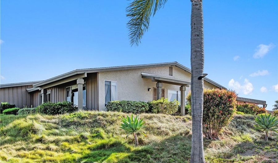 1002 Plover Way, Oceanside, CA 92057 - 2 Beds, 2 Bath