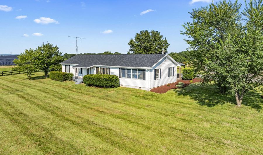 995 FORD HILL Rd, Augusta, WV 26704 - 3 Beds, 2 Bath