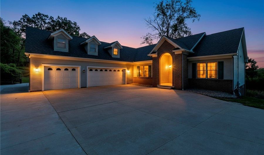 596 Vaughn Trl, Akron, OH 44319 - 5 Beds, 3 Bath