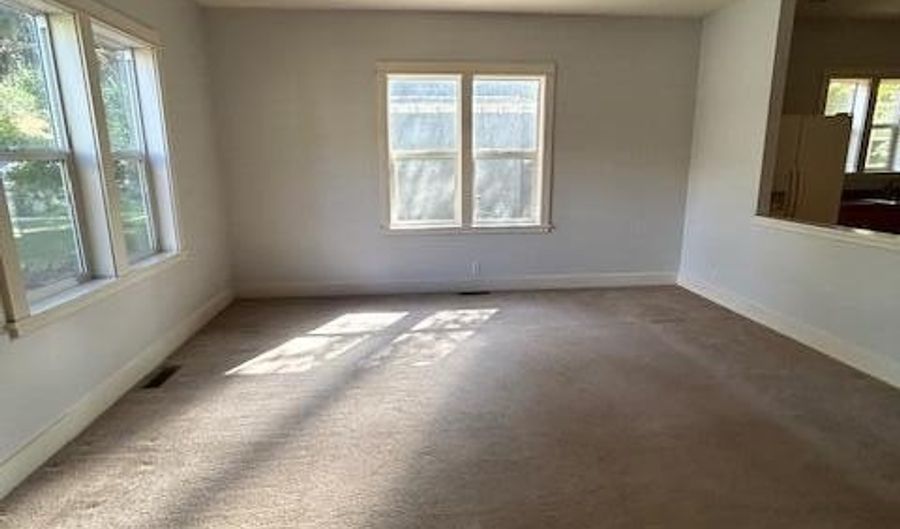 117 N 6TH St, Bellevue, ID 83313 - 3 Beds, 3 Bath