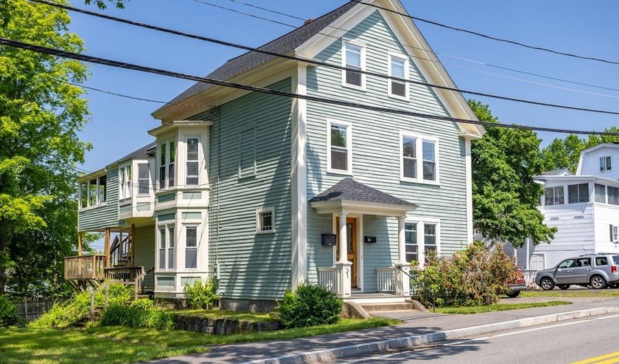 40 Washington St, Ayer, MA 01432 - 4 Beds, 2 Bath