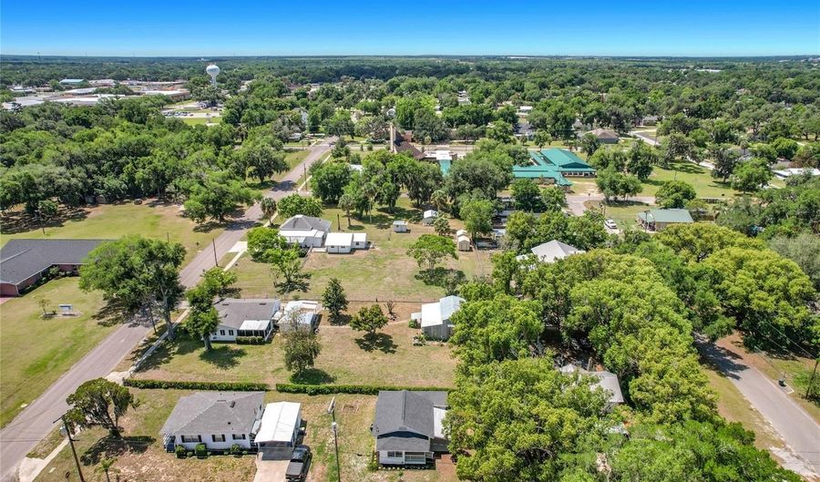 445 W HOOKER St, Bartow, FL 33830 - 2 Beds, 2 Bath