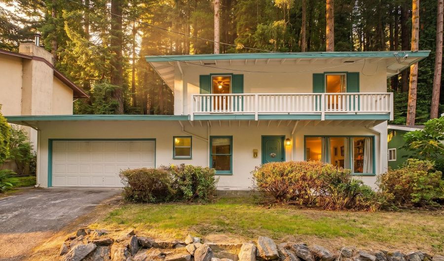 1513 Beverly Dr, Arcata, CA 95521 - 4 Beds, 2 Bath