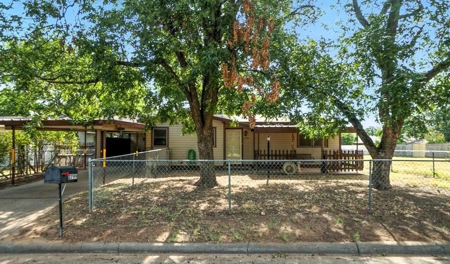 2799 Victoria St, Abilene, TX 79603 - 4 Beds, 1 Bath