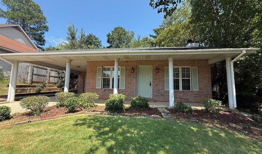 1010 DEKALB St, Auburn, GA 36830 - 2 Beds, 2 Bath