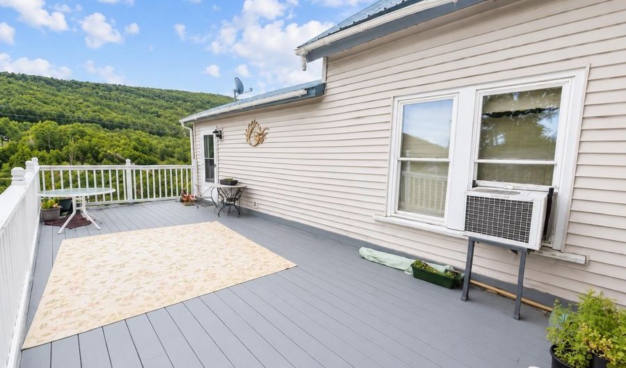 2 Nibroc St, Berlin, NH 03570 - 3 Beds, 1 Bath