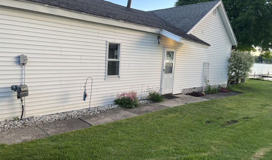 6771 Campau Lake Dr SE, Alto, MI 49302 - 2 Beds, 1 Bath