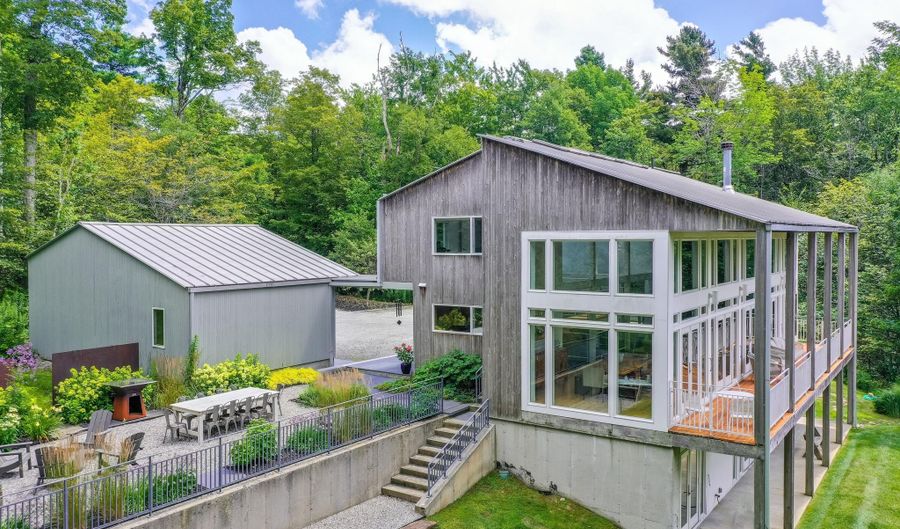 103 Long View Dr, Becket, MA 01223 - 5 Beds, 4 Bath