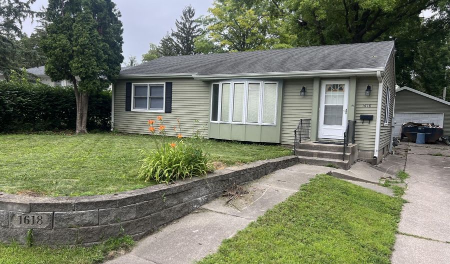 1618 Douglas Ave, Ames, IA 50010 - 3 Beds, 1 Bath
