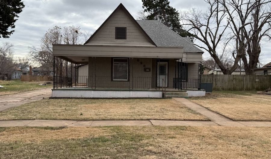 823 Center St, Alva, OK 73717 - 3 Beds, 1 Bath