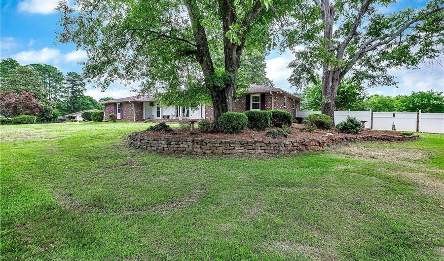 107 Pine Bark Rd, Anderson, SC 29625 - 3 Beds, 4 Bath