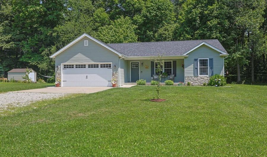 20129 Loop Rd, Batesville, IN 47006 - 3 Beds, 2 Bath