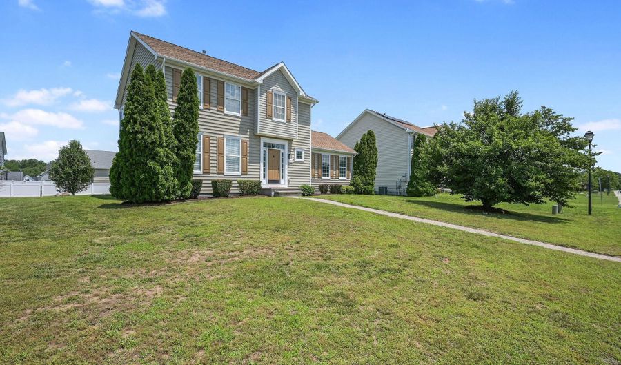 209 ROCKWOOD Blvd, Felton, DE 19943 - 4 Beds, 4 Bath