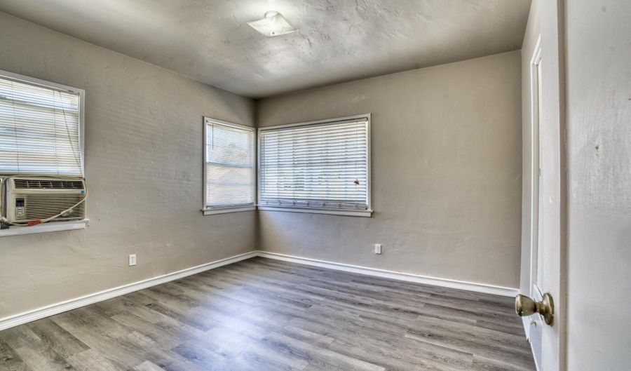427 N 8th St, Banning, CA 92220 - 2 Beds, 1 Bath