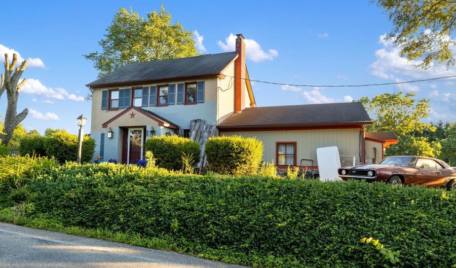 484 BROUGH Rd, Abbottstown, PA 17301 - 12 Beds, 5 Bath