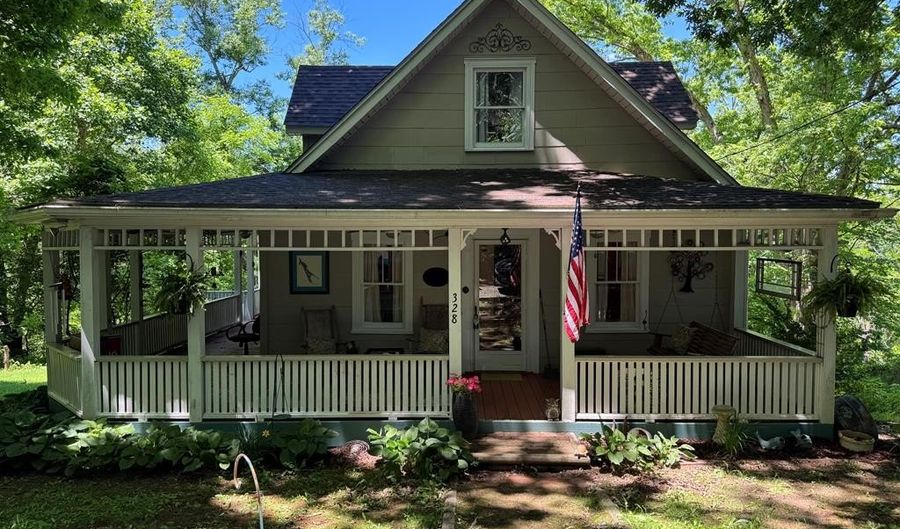 328 Tank Branch Rd, Beaver, WV 25813 - 2 Beds, 2 Bath