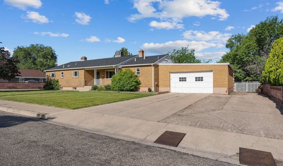 237 N 400 W, Cedar City, UT 84721 - 4 Beds, 3 Bath