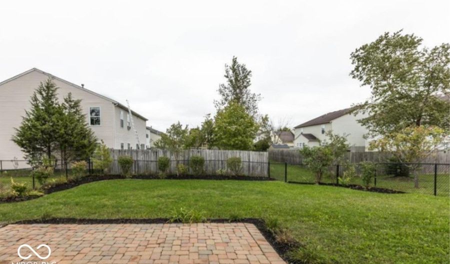 6607 Sonesta Dr, Indianapolis, IN 46217 - 3 Beds, 3 Bath