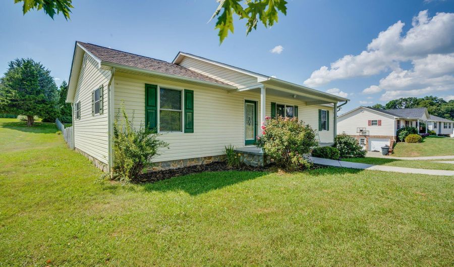 6215 Snapps Ferry Rd, Afton, TN 37616 - 3 Beds, 2 Bath