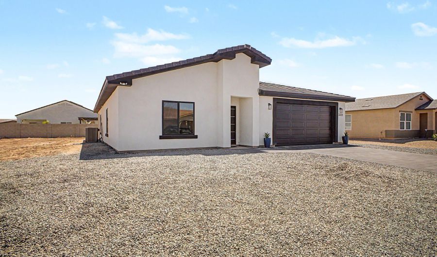 10094 W MISSION Dr, Arizona City, AZ 85123 - 4 Beds, 2 Bath