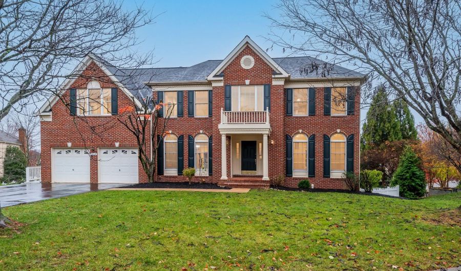 19925 HAZELTINE Pl, Ashburn, VA 20147 - 5 Beds, 5 Bath