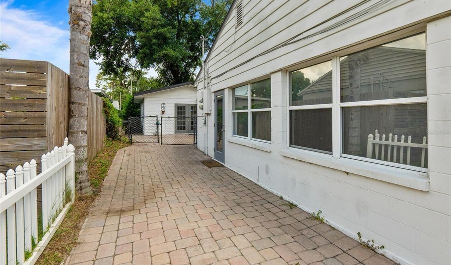 1603 TULANE St, Orlando, FL 32804 - 4 Beds, 3 Bath