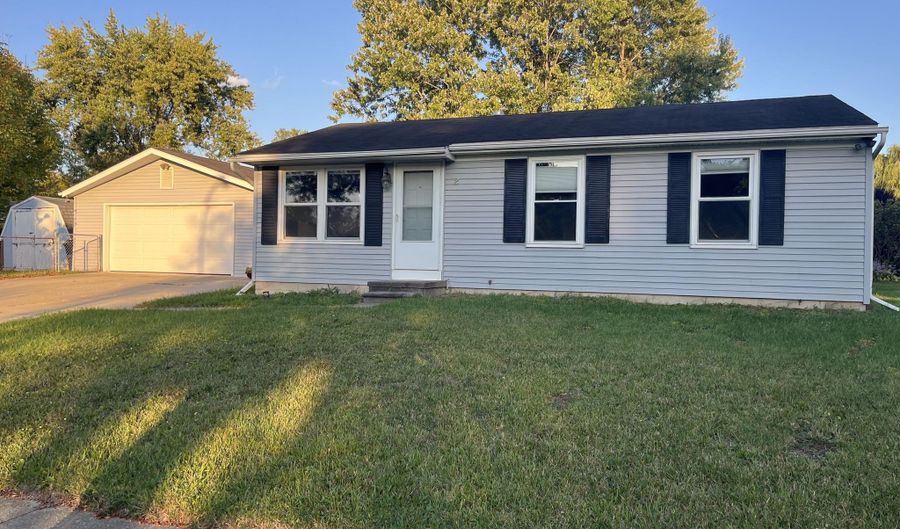 2 Trowbridge Ct, Ann Arbor, MI 48108 - 3 Beds, 1 Bath