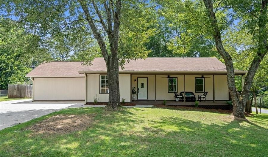 4128 Worth St, Acworth, GA 30101 - 4 Beds, 2 Bath