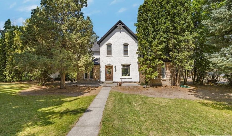 1027 S Shilling Ave, Blackfoot, ID 83221 - 3 Beds, 2 Bath