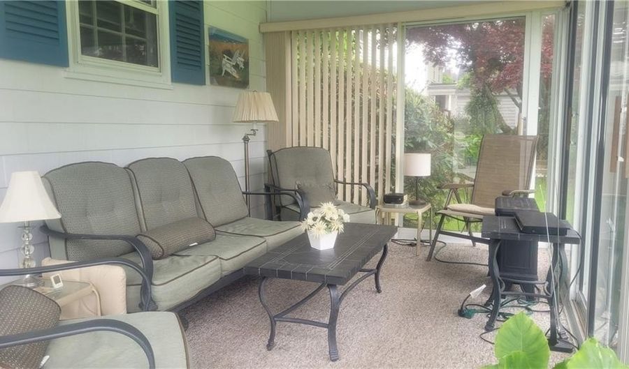 47 Harrison Ave, Newport, RI 02840 - 4 Beds, 2 Bath