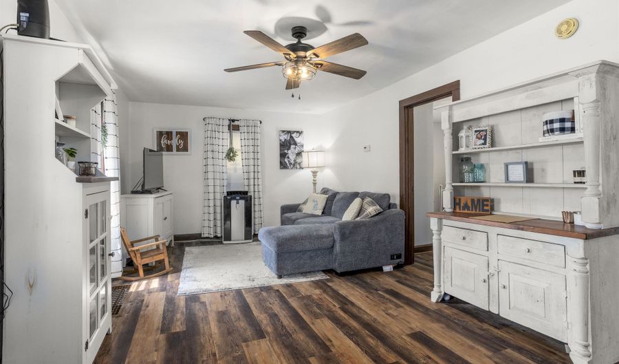 1336 E AMELIA St, Appleton, WI 54911 - 2 Beds, 1 Bath