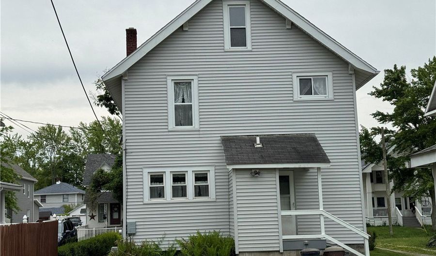 1733 E 47th St, Ashtabula, OH 44004 - 3 Beds, 2 Bath