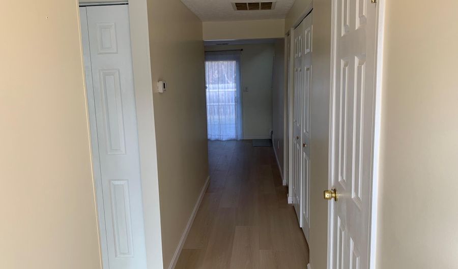 1126 PEWTER Ct, Bowie, MD 20716 - 2 Beds, 2 Bath