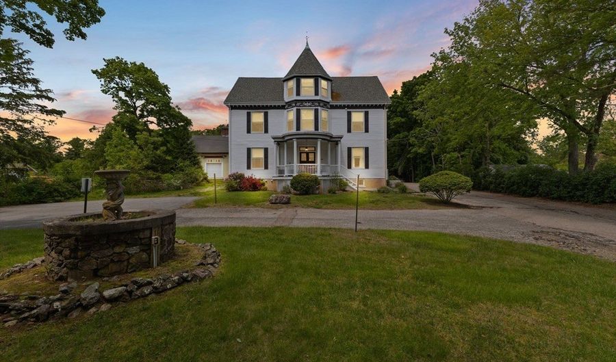 543 Newport Ave, Attleboro, MA 02703 - 8 Beds, 5 Bath
