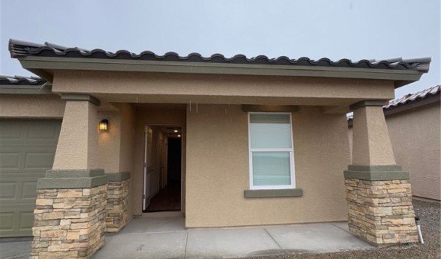 2372 Tapatio Dr, Bullhead City, AZ 86442 - 3 Beds, 2 Bath