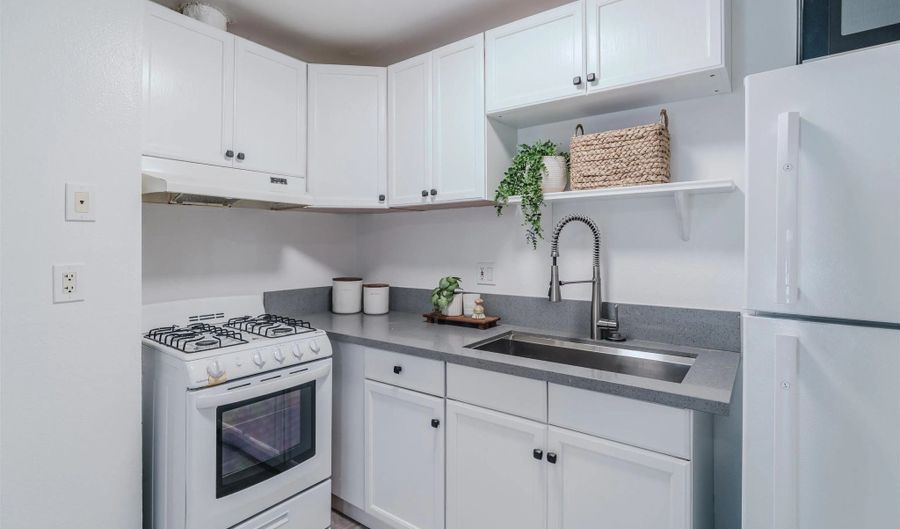 1605 Hotel Cir S B-102, San Diego, CA 92108 - 0 Beds, 1 Bath