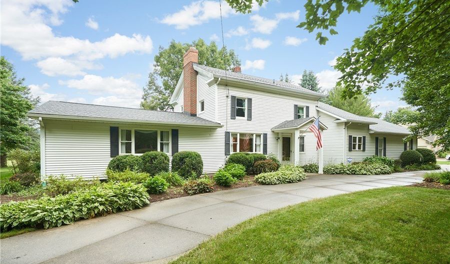 650 Rothrock Cir, Copley, OH 44321 - 5 Beds, 3 Bath